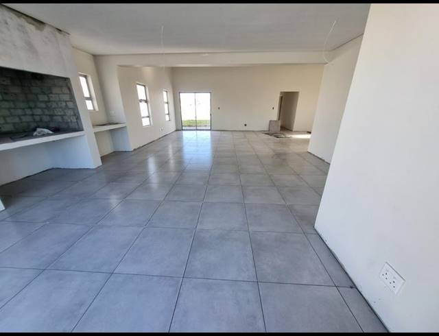 3 BEDROOM HOUSE FOR SALE IN BRITANNIA BAY